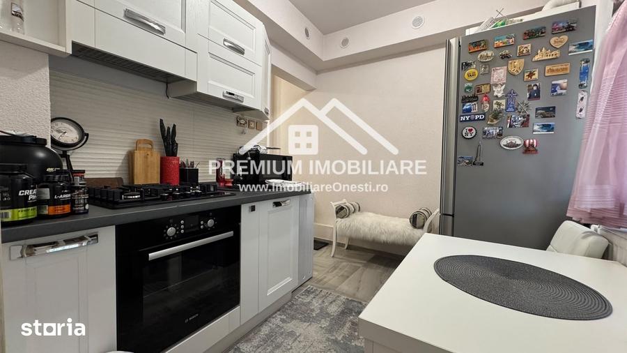 Apartament spa?ios cu 3 camere One?ti, zona centrala - 7