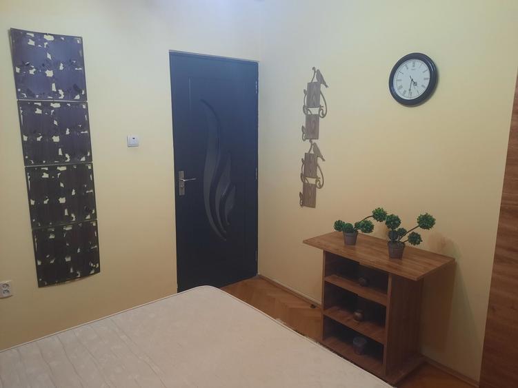 Apartament cu 3 camere semidecomandat în Central