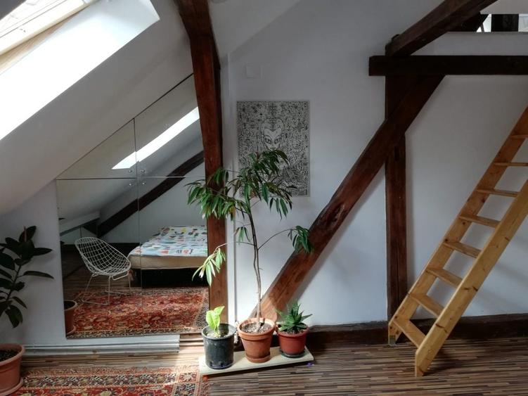 Apartament cu 4 camere decomandat în Central