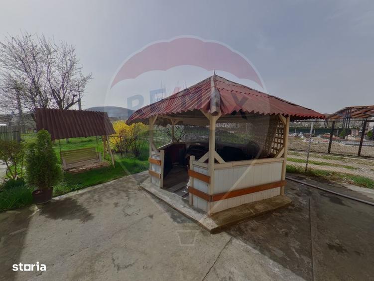 Casă cu 4 camere cu Teren 938 Mp în Sud