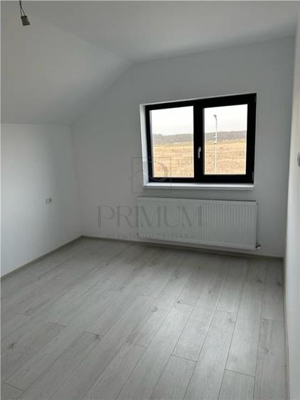 Duplex cu 3 camere cu Teren 375 Mp în Moșnița Nouă