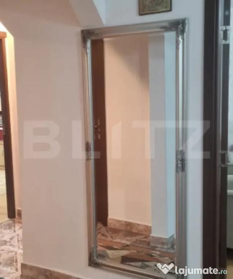 Apartament cu 3 camere decomandat în Central