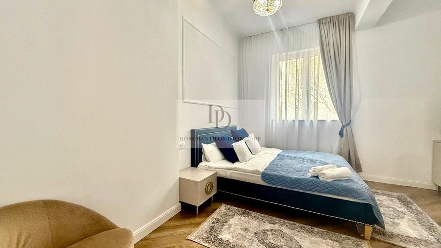Apartament cu 3 camere semidecomandat, mobilat în Central