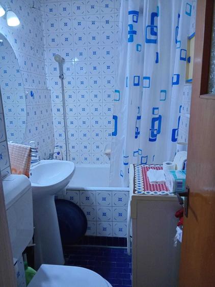 Apartament cu 3 camere semidecomandat în Drumul Taberei