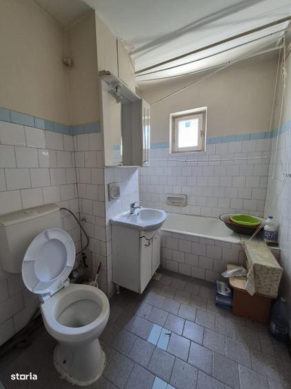 Apartament cu 2 camere decomandat în Rovine