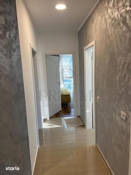 Apartament cu 3 camere decomandat în Est