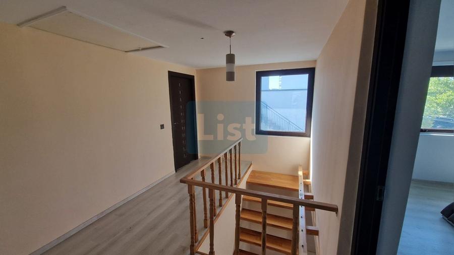 Casă cu 3 camere cu Teren 190 Mp în Hotvon