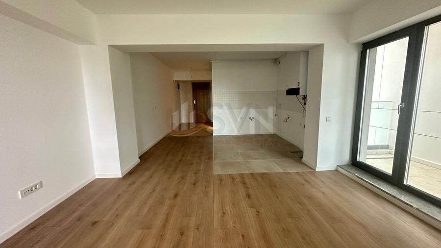 Apartament cu 4 camere semidecomandat în Bucur Obor