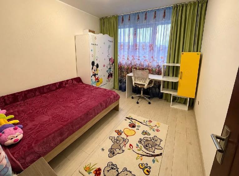 Apartament cu 3 camere decomandat în Micro 20