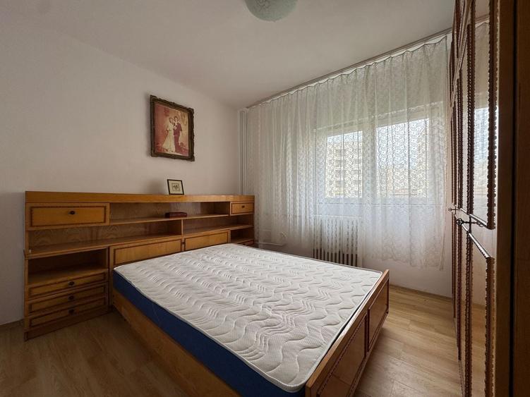 Apartament cu 3 camere semidecomandat, mobilat în Obor
