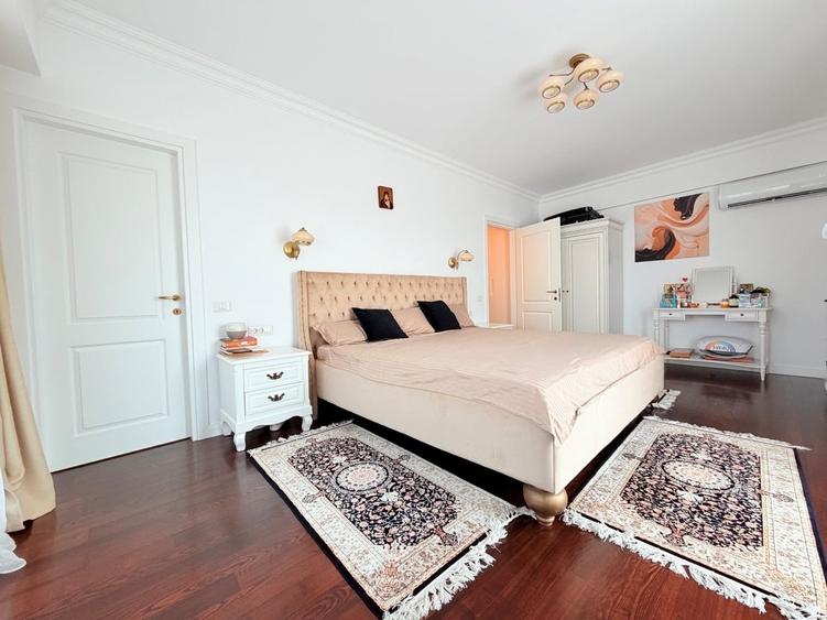 Apartament cu 4 camere decomandat în Domenii