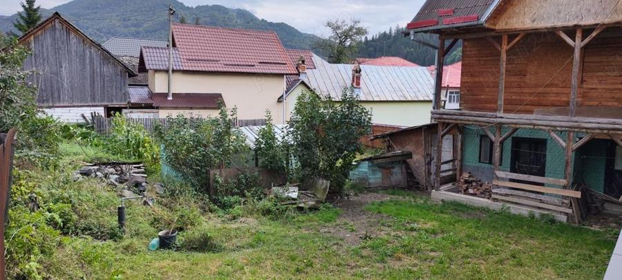 Casă cu 6 camere în Rucăr