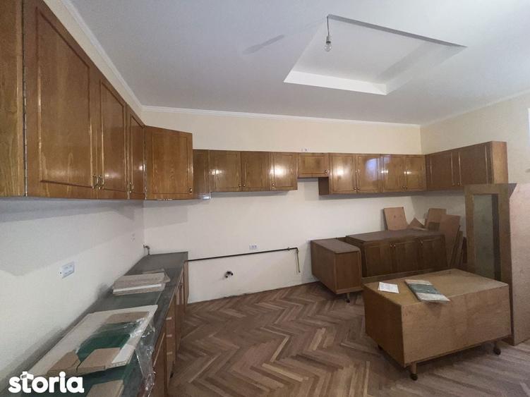 Casă cu 3 camere cu Teren 50 Mp în Cetate