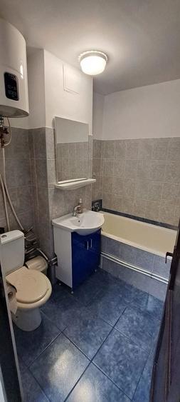 Apartament cu 3 camere decomandat, mobilat în Crângași
