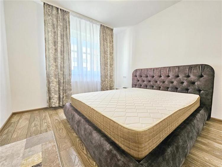 Apartament cu 2 camere decomandat în Tractorul