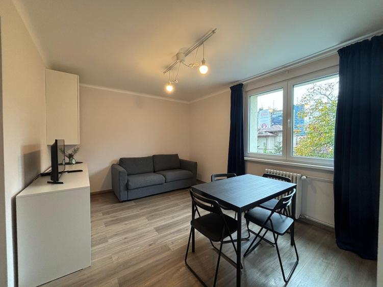 Apartament cu 2 camere semidecomandat în Barbu Văcărescu