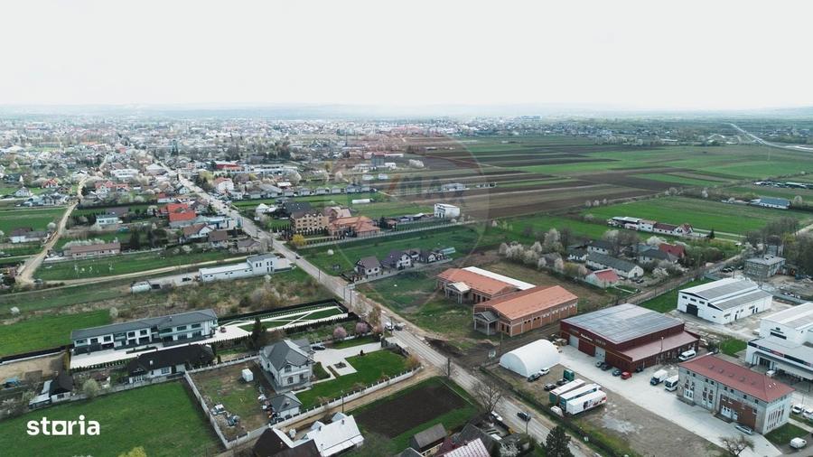 Spațiu comercial, de 1,800 mp, în Central