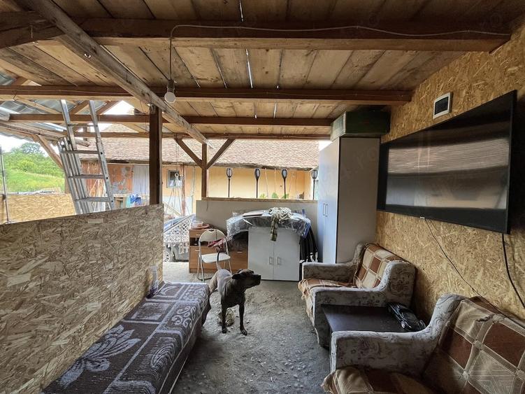 Casă cu Teren 2100 Mp în Jibert