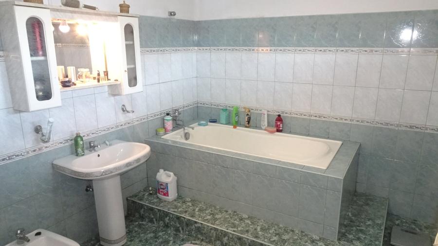 Casă cu 4 camere cu Teren 283 Mp în Micul Dallas