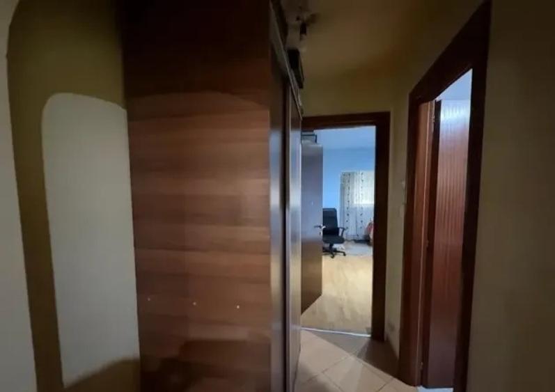 Apartament cu 3 camere decomandat în Vitan Mall