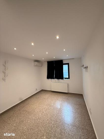 Apartament de vanzare- posibilitate spa?iu comercial Str. Soarelui - 6