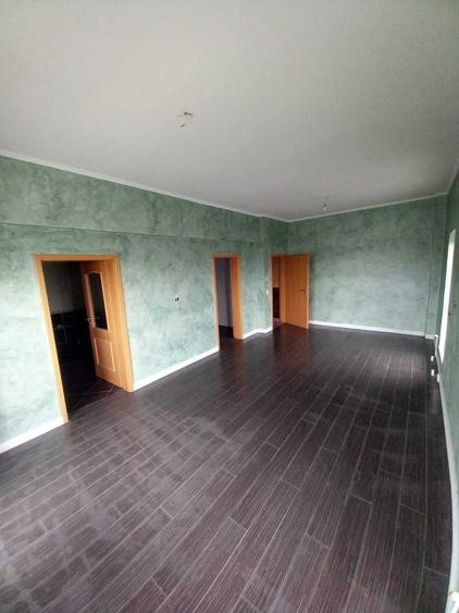 Apartament cu 4 camere decomandat în Exterior Vest