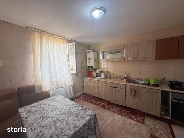Casă cu 5 camere cu Teren 500 Mp în Bariera Vâlcii