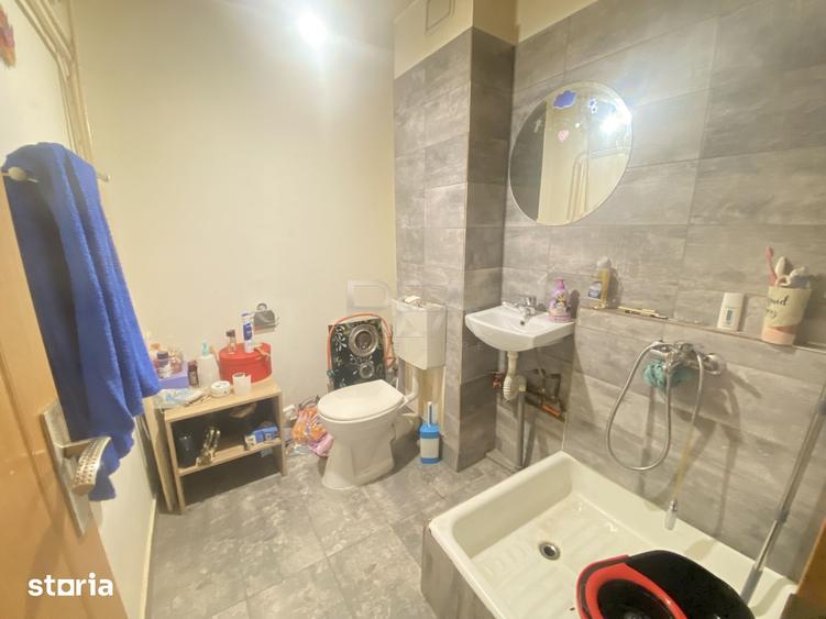 Apartament cu 4 camere semidecomandat, mobilat în Rahova