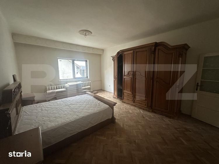 Casă cu 7 camere cu Teren 1171 Mp în Păulești