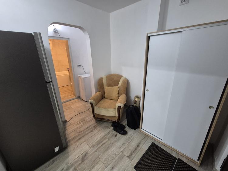 Apartament cu 2 camere decomandat în C5