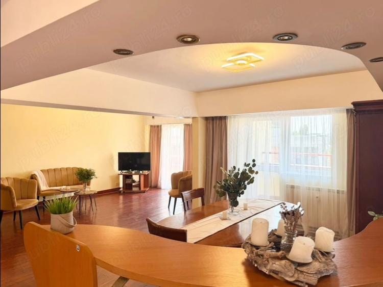 Apartament cu 3 camere decomandat, mobilat în P-ța Unirii