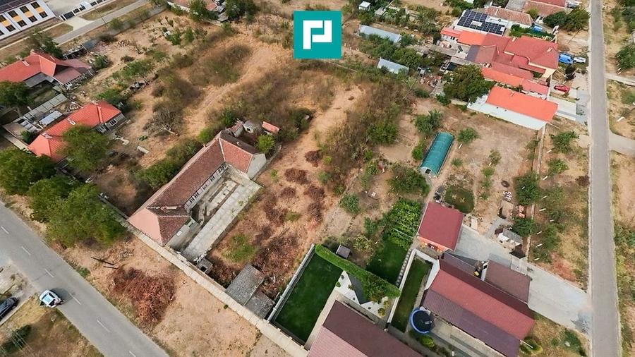 Teren de 1440 mp, în Central
