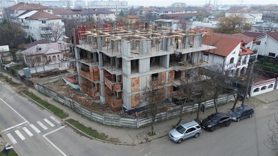 Garsonieră decomandată în Central