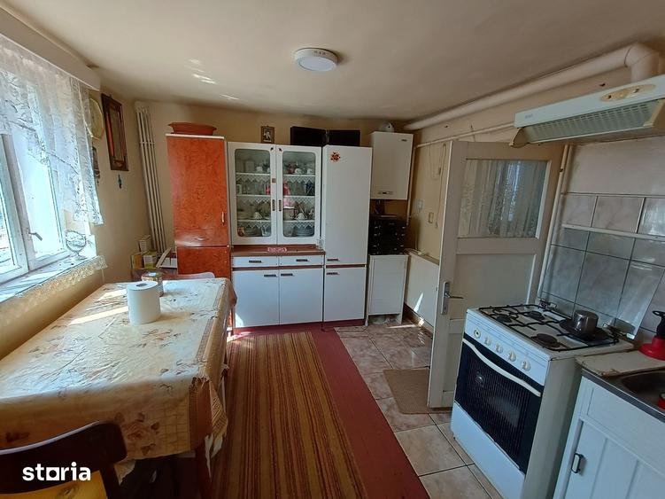 Casă cu 2 camere cu Teren 300 Mp în Central