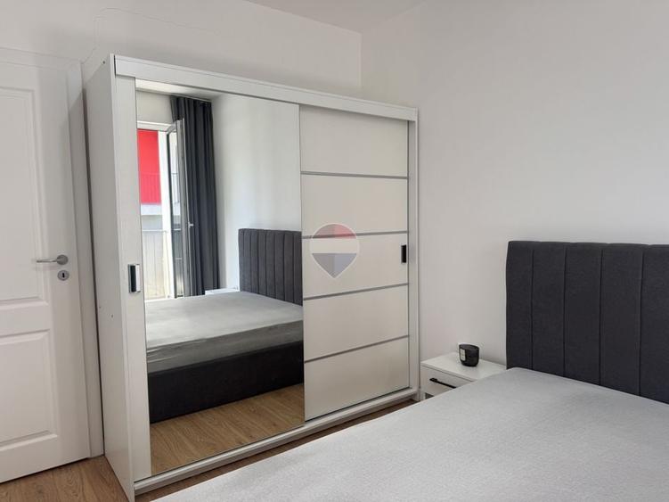 Apartament cu 2 camere semidecomandat, mobilat în Florești