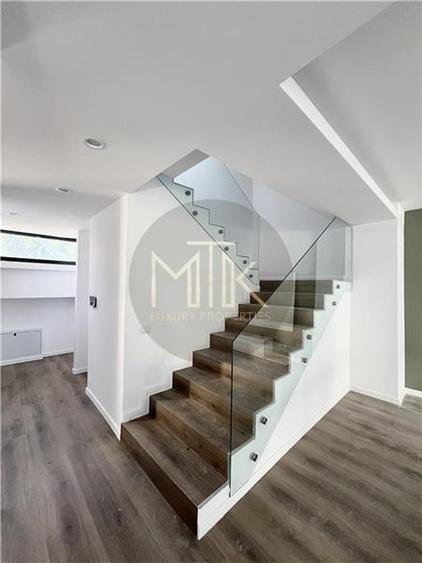 Duplex cu 5 camere cu Canalizare în Pipera