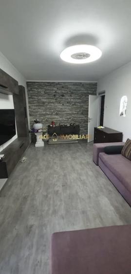 Apartament cu 4 camere semidecomandat, mobilat în Dorobanți