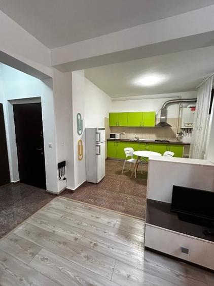 Garsonieră decomandată în Gorjului