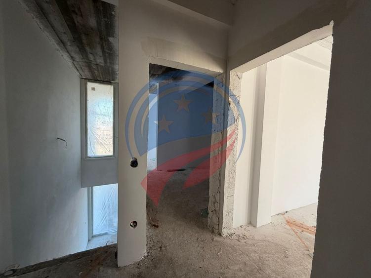 Casă individuală cu 4 camere cu Canalizare în Bariera Vâlcii