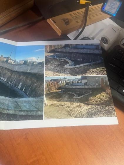 Casă individuală cu 9 camere cu Teren 2350 Mp în Central