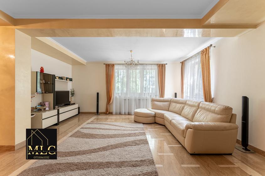 Duplex cu 7 camere cu Canalizare în Gorjului