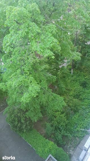Apartament cu 3 camere semidecomandat în Drumul Taberei