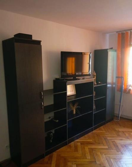 Apartament cu 2 camere semidecomandat în Exterior Vest