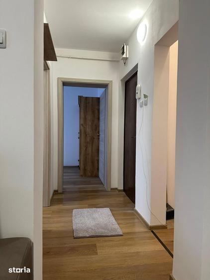 Apartament cu 3 camere, mobilat în Podu Roș