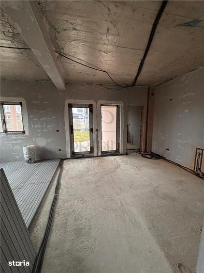 Casă cu 4 camere cu Teren 335 Mp în Central
