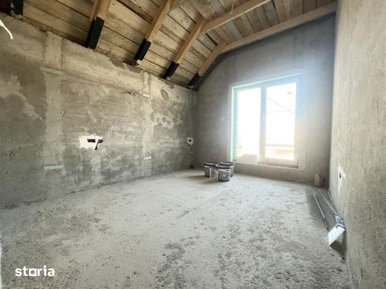 Casă cu 5 camere cu Teren 570 Mp în Giarmata