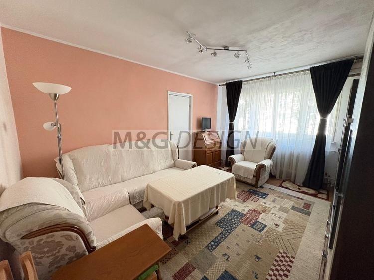 Apartament cu 3 camere semidecomandat, mobilat în Circumvalațiunii