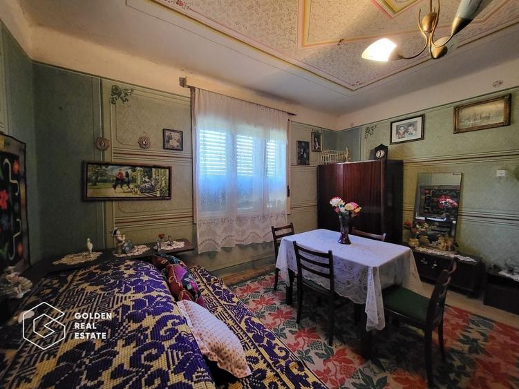 Casă individuală cu 4 camere cu Teren 5000 Mp în Lalașinț