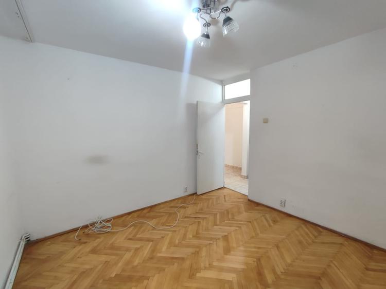 Apartament cu 2 camere decomandat în Nicolina