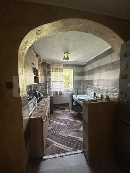 Apartament 2 camere, renovat, mobilat și gata de mutare - 1
